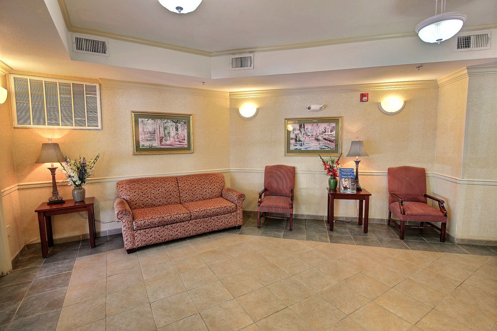 Crestwood Suites Of Newport News Eksteriør bilde